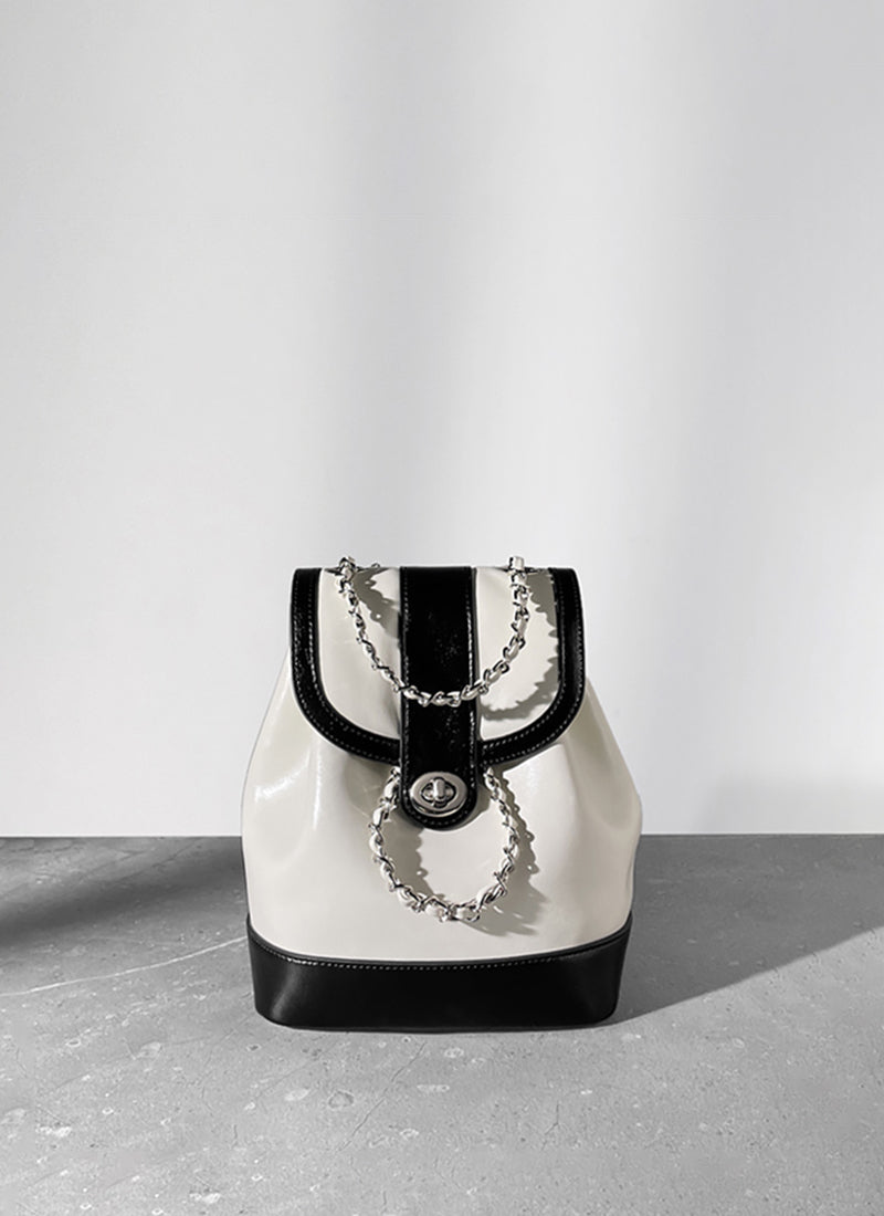 ISOLE公式|チェーンストラップとレザーのドレッシー&クラシカルなホワイトバッグ