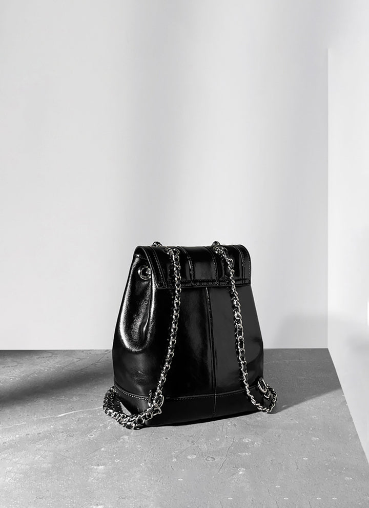 ISOLE公式|フェミニンなワンピースやシックなスラックスにぴったり