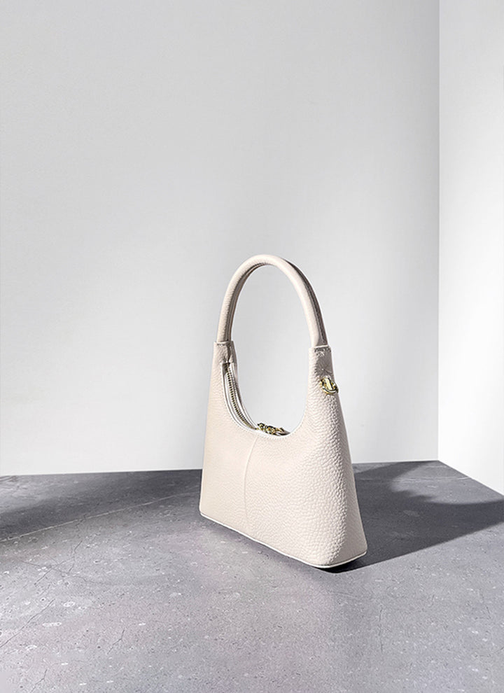 ISOLÉ LET IT GO  ニュームーン