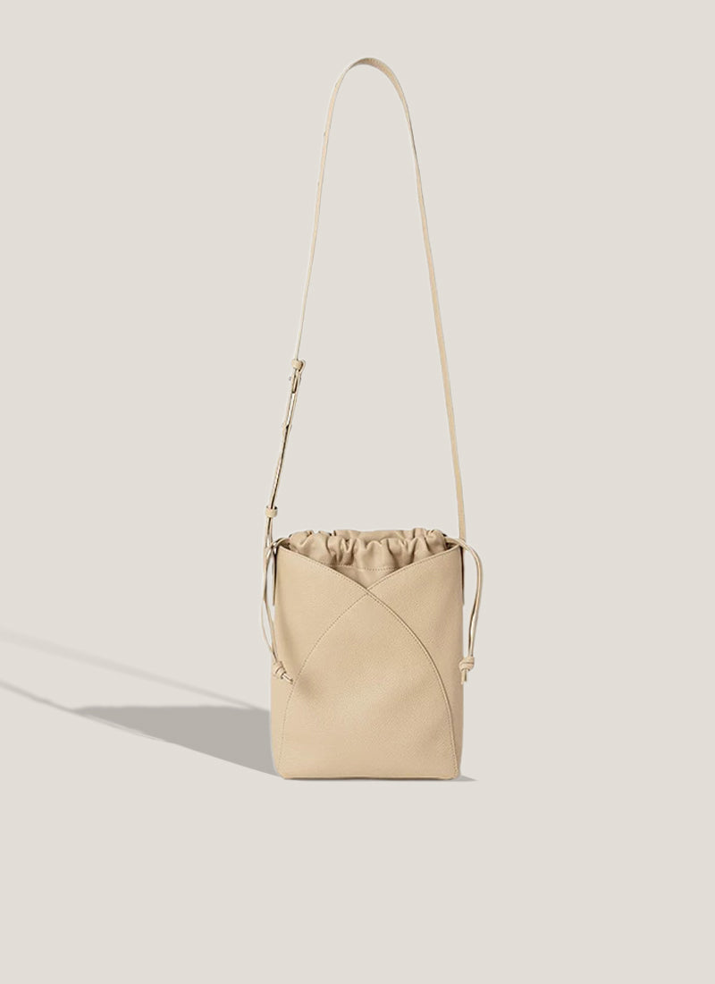 ISOLÉ ベージュ ショルダーバッグ ISOLÉ ベージュ ショルダーバッグ