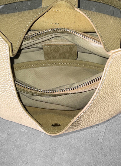 ISOLE公式|曲線フォルムの大人の品格トートバッグ、ベージュ色