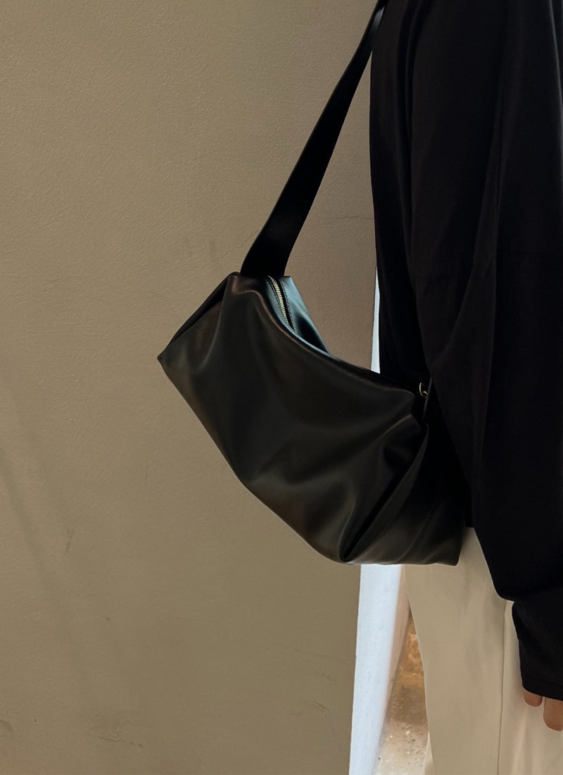 ISOLE LET IT GO ソフトバッグ ISOLE LET IT GO ソフトレザーバッグ メロディー 4色選べる