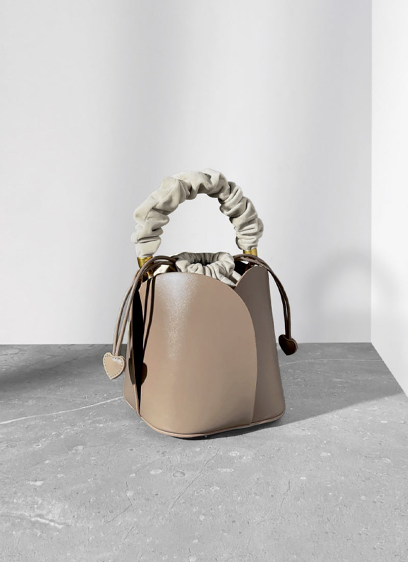 ISOLÉ公式｜バケットバッグ インスタ映え 本革 ISOLE