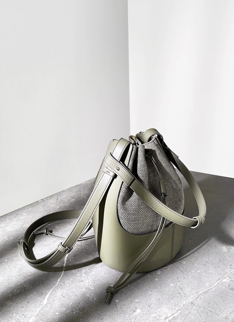 ISOLE LET IT GO バケットバッグ ISOLÉ公式｜バケットバッグ 大人な落ち着きがあり 本革 ISOLE