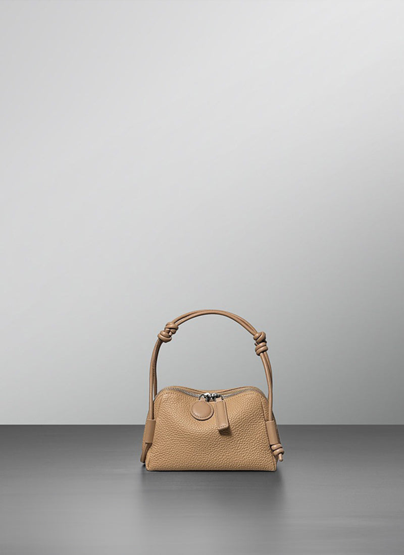 ISOLÉ GIRL REVOLUTION エルヴァ