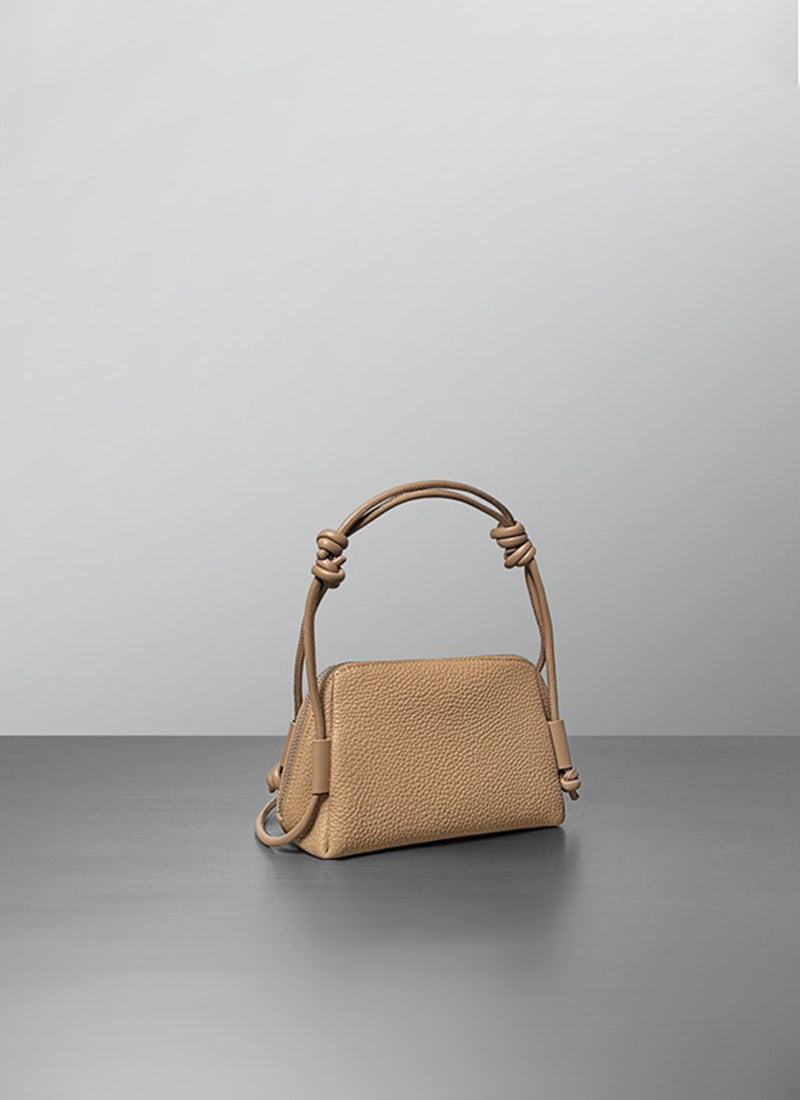 ISOLÉ GIRL REVOLUTION エルヴァ