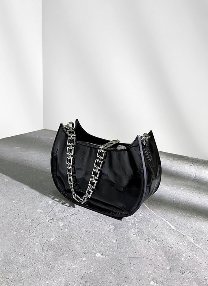 ISOLE公式｜洗練された印象のブラック色の2WAYバッグ、シンプルデザイン