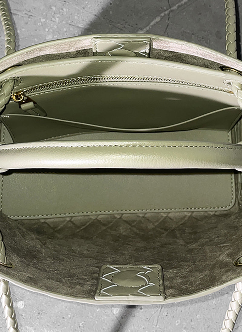 ISOLE公式｜カジュアルなミント色編み込みデザインハンドバッグ