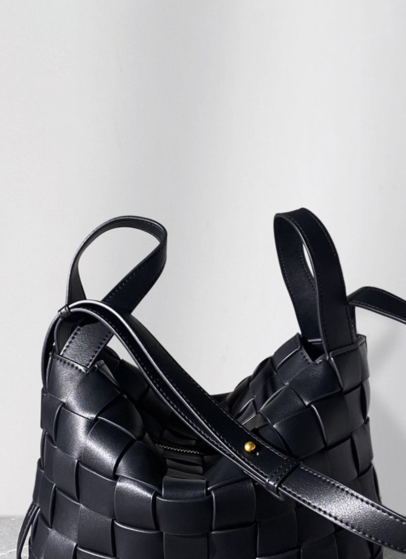 ISOLÉ公式｜ショルダーバッグ 編み込み ISOLE