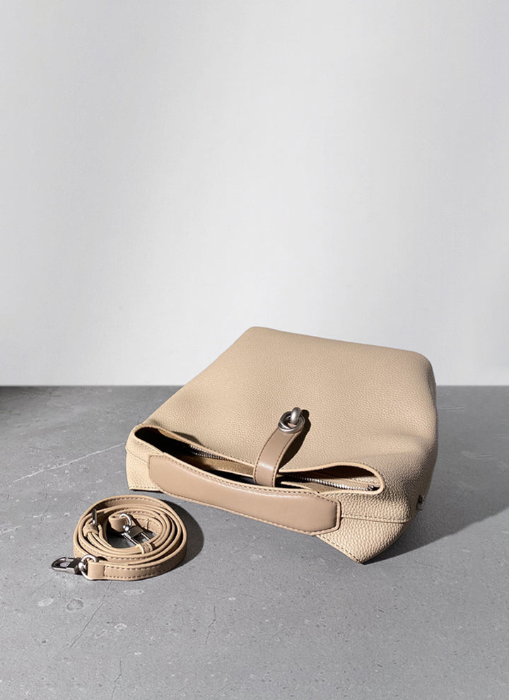 ISOLE公式｜ミニバッグとしても使用可能な取り外し可能なベージュ色のインナーバッグ