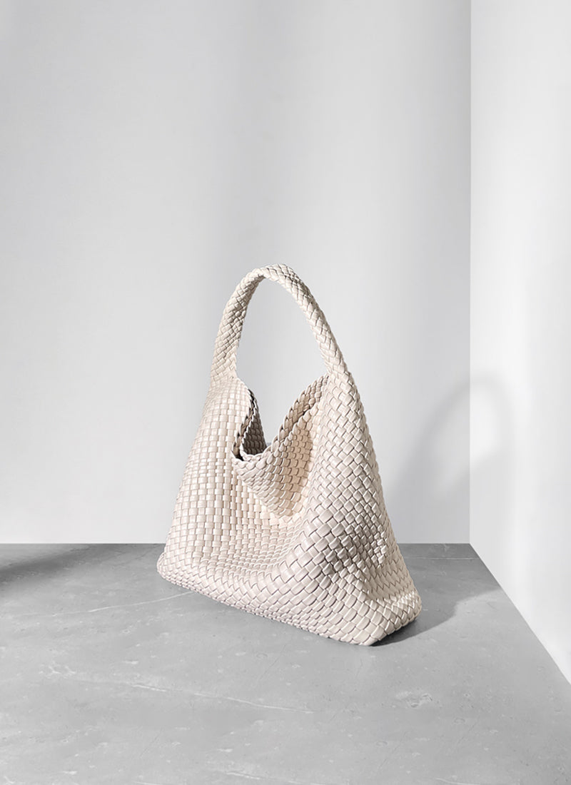 ISOLE公式｜紙袋風のミニマルデザイン、ホワイト色の肩掛けバッグ