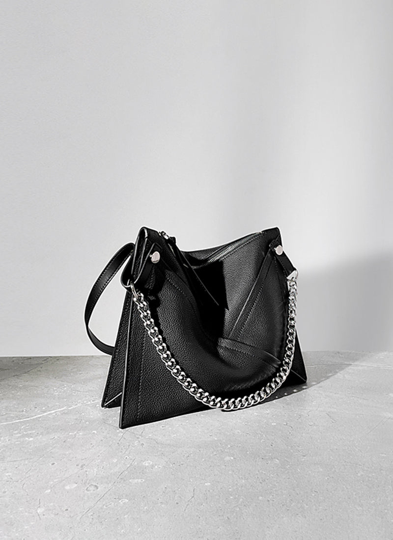 ISOLE公式｜カジュアルから綺麗めまで使える多彩なブラック色のショルダーバッグ