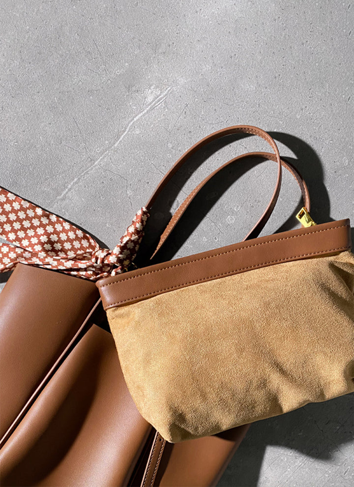 ISOLE公式｜A4サイズ収納可能、多彩な表情を楽しむブラウン色のレディースバッグ