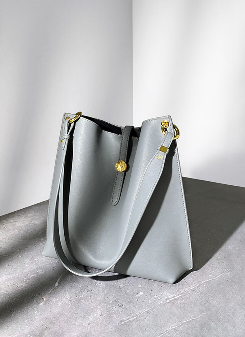 ISOLE公式｜A4クリアファイル対応、幅広いシーンで使えるミント色の本革バッグ