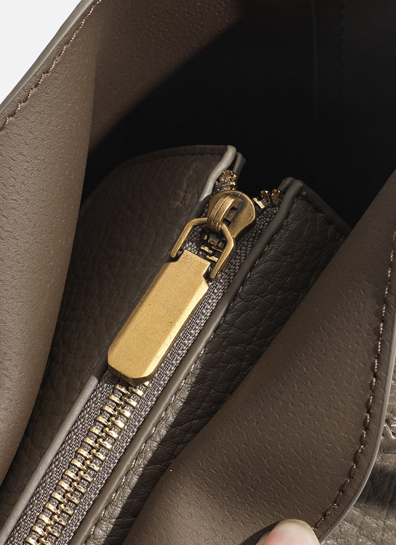 ISOLÉ TIMELESS エスプリ